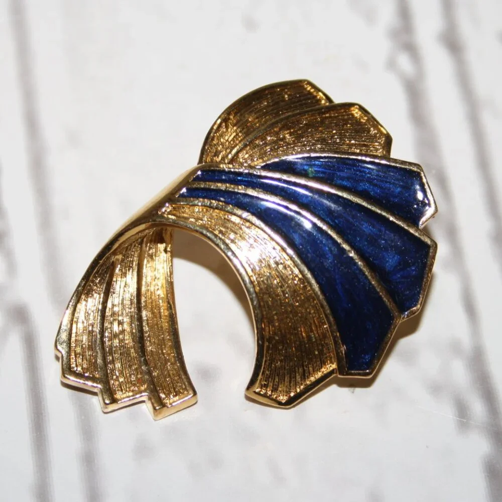 💙 Vintage Gold & Blue Scarf Clip Ring · 2